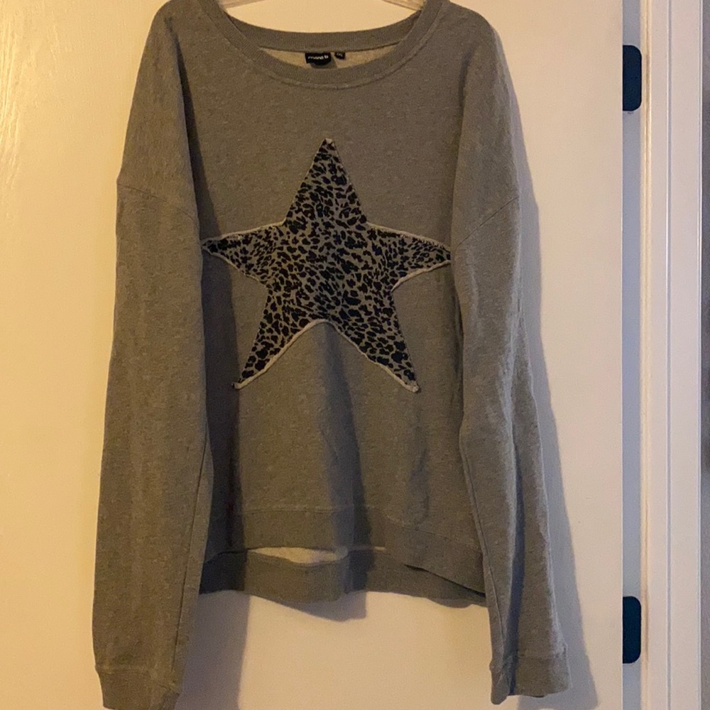 Sweatshirt